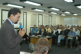 Vice-governador, Antônio Hohlfeldt em reunião com empresários e prefeitos representantes dos Conselhos Regionais de Desenvolvimento (CORADEs). Autor: Ivan de Andrade