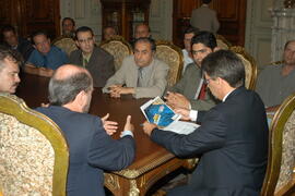 Governador Germano Rigotto recebe projeto de balsa do Rio Vacacaí na localidade do Passo do Verde. Autor: Paulo Dias