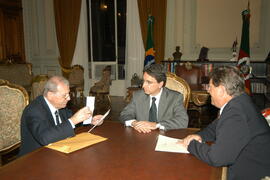 Governador Germano Rigotto em audiência com presidente da Orquestra Sinfônica de Porto Alegre, Ivo Nesralla. Autor: Paulo Dias