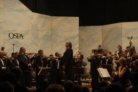 Abertura da Orquestra Sinfônica de Porto Alegre com Isaac Karabtchevsky. Autor Paulo Dias