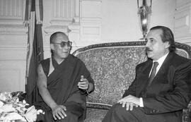 Dalai Lama com o vice-governador João Gilberto Lucas Coelho