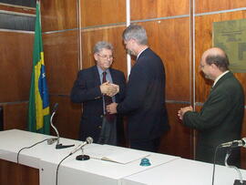 Imagem de Gabinete Germano Rigotto, dia 13/02/2003, horário 16:26. Autor: Ivan de Andrade