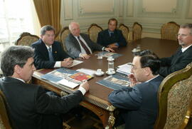 Governador Germano Rigotto em audiência com representantes da Bienal do Mercosul. Autor: Nabor Goulart