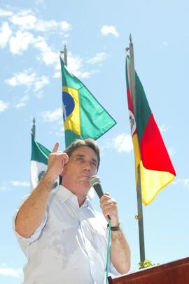 O governador Germano Rigotto inaugura sede da prefeitura de Capão do Cipó. Autor: Jefferson Bernardes