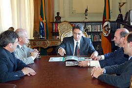 Governador Germano Rigotto recebe convite para inauguração para a Cervejaria Colônia, em Santa Maria. Autor: Jefferson Bernardes