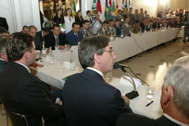 O governador do Estado Germano Rigotto durante a abertura do 1º Encontro Nacional de Secretários de Segurança Pública. Autor: Nabor Goulart