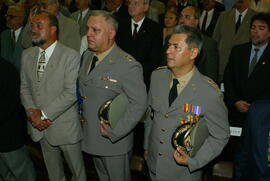 Posse do chefe da Polícia Civil, no centro da foto, Paulo Roberto Emanuelle Osório