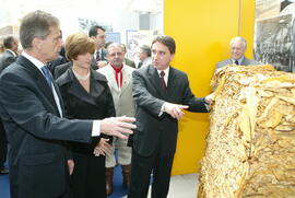 O governador do estado Germano Rigotto durante solenidade de inauguração da fábrica de cigarros da Souza Cruz, no município de Cachoeirinha. Autor: Nabor Goulart